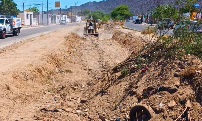 Avanza CIDUE con la limpieza de canales y arroyos en Hermosillo