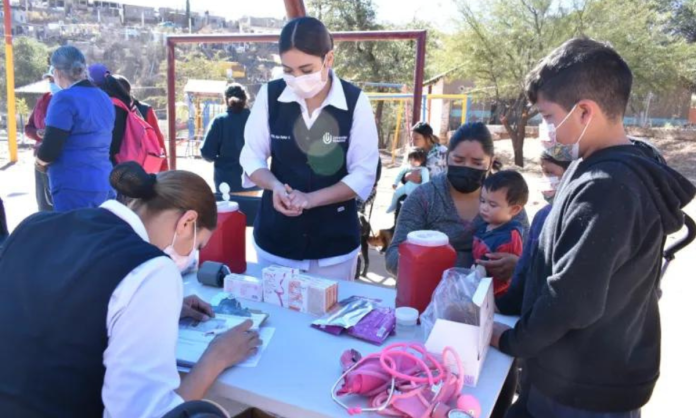 Llevan jornada de salud a colonia Colosio de Nogales